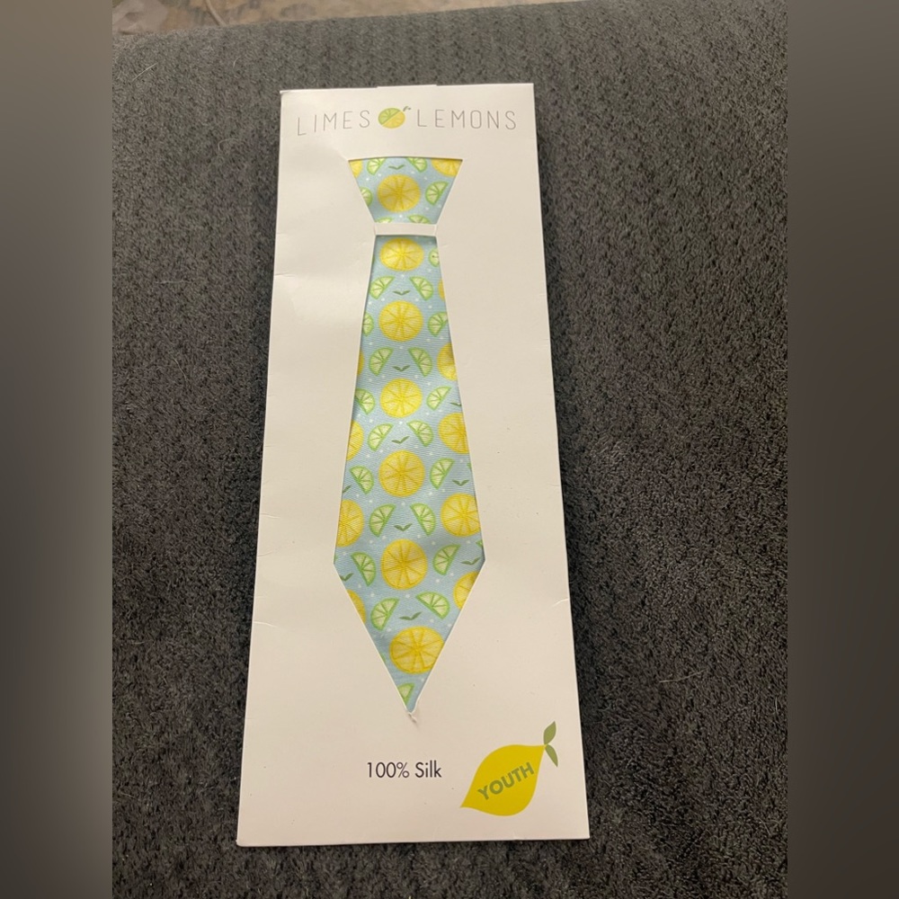 New Living on the Wedge Pavilion Youth Tie Limes and Lemons C4